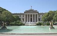 https://thumb.wikimedia.org/wikipedia/commons/thumb/6/6f/Palais_de_justice_de_Marseille.jpg/250px-Palais_de_justice_de_Marseille.jpg?utm_source=fr.wikipedia.org&utm_campaign=parser&utm_content=thumbnail